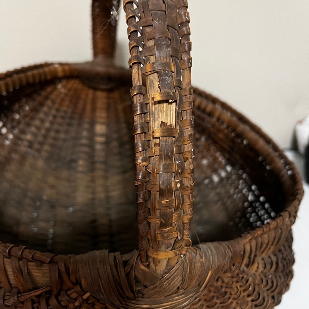 1800’s “buttocks basket” egg carrying basket. Antique Farmhouse Good condition - Picture 4 of 10